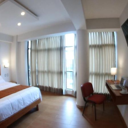 Hotel Ottavis Чиклайо Экстерьер фото