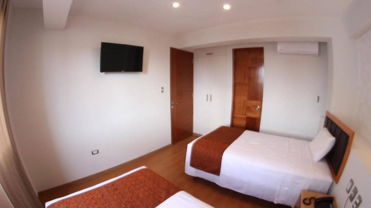 Hotel Ottavis Чиклайо Экстерьер фото