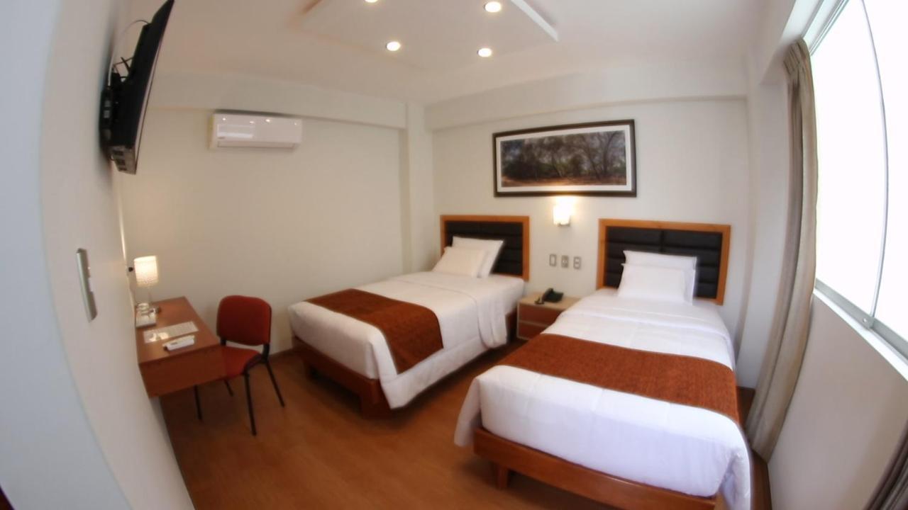 Hotel Ottavis Чиклайо Экстерьер фото