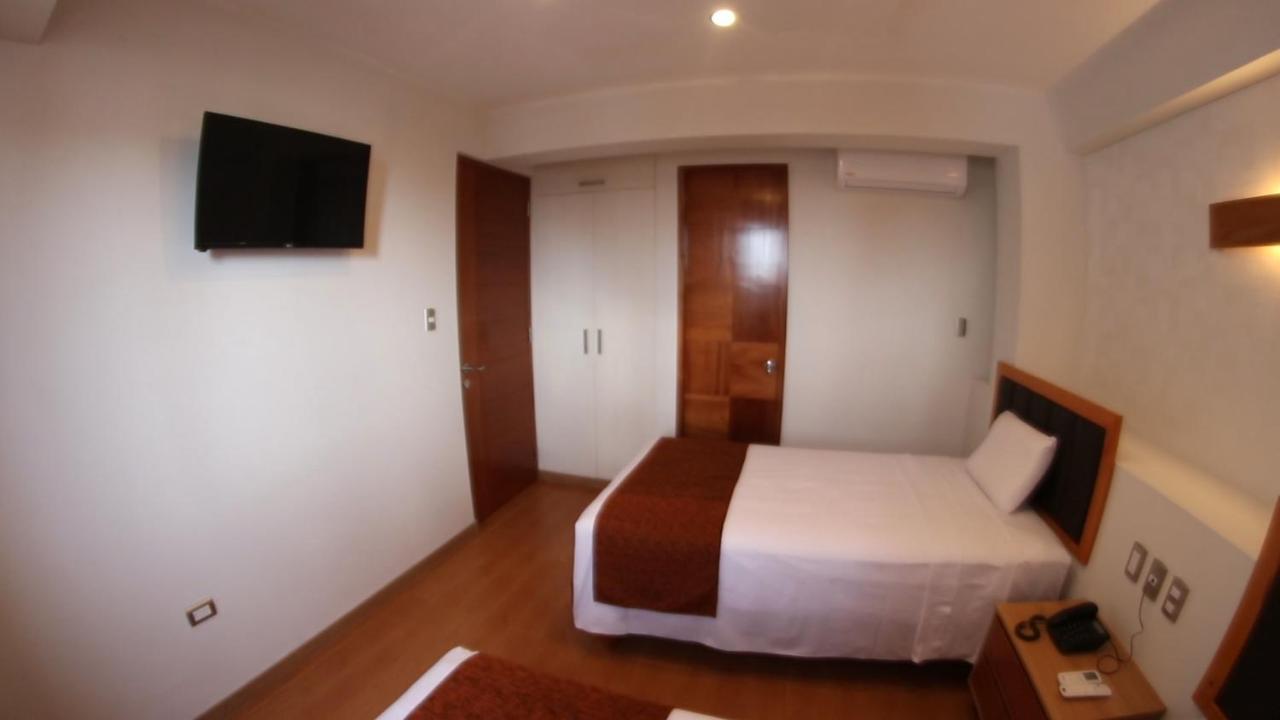 Hotel Ottavis Чиклайо Экстерьер фото