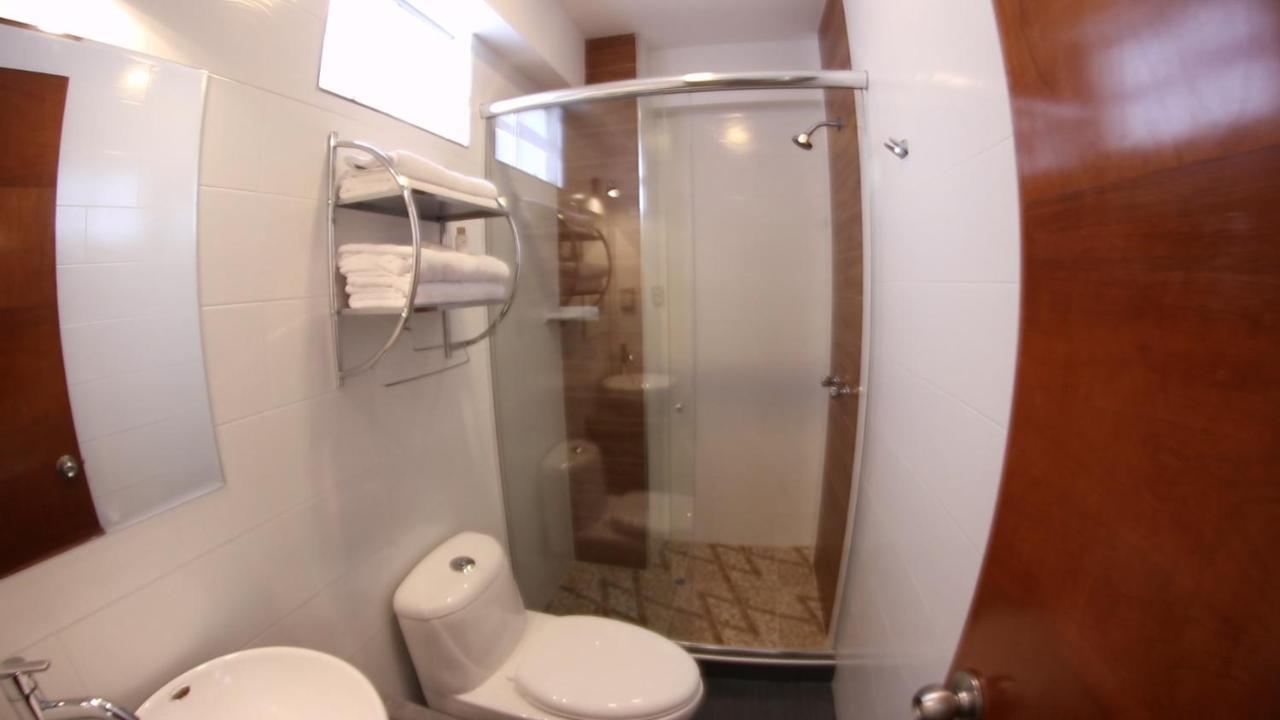 Hotel Ottavis Чиклайо Экстерьер фото