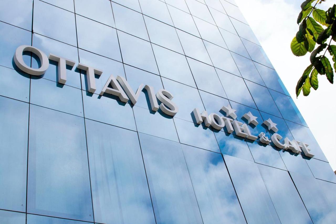 Hotel Ottavis Чиклайо Экстерьер фото
